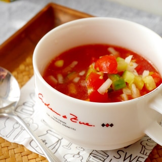 野菜ジュースで簡単★冷製サラダスープ